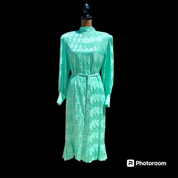 Vintage 80s Adele Simpson 100% Silk Seafoam Green Dress Long Sleeve Pleated 12 - Picture 1 of 16